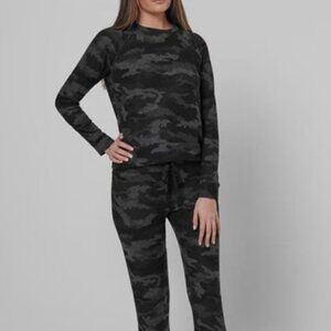 BEYOND YOGA Camouflage Long Sleeve Crewneck Sweatshirt Jogger Set Women's Medium